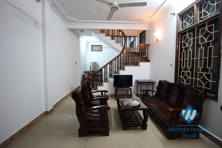 A cosy and good priced house with 4 bedrooms for rent in Tay Ho district